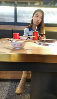 ϡСݽŮͬ˷ŵ Ѿˣ